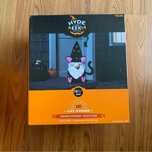 Hyde and Eek! Indoor/outdoor light-up cat gnome decoration